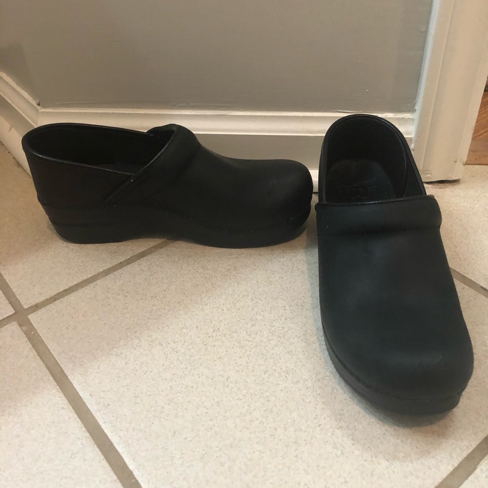 Black dansko